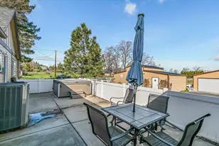 3985 Calhoun Rd, Medford, OR 97501 - Photo 23