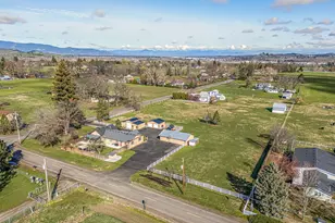 3985 Calhoun Rd, Medford, OR 97501 - Photo 29