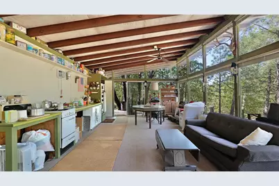 13007 Perry Road, Central Point, OR 97502 - Photo 11