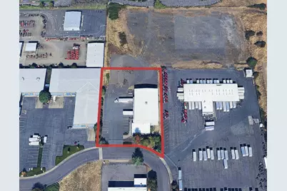 1165 Fisher Avenue, Medford, OR 97504 - Photo 9