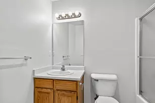 1224 N Modoc Ave, Medford, OR 97504 - Photo 9