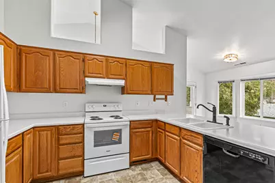 1224 N Modoc Avenue #61, Medford, OR 97504 - Photo 5