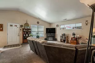 636 Pennsylvania Ave, Medford, OR 97501 - Photo 7