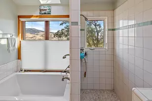 290 Skycrest Dr, Ashland, OR 97520 - Photo 33