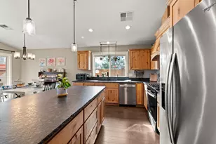 2035 SW Truman Wy, Grants Pass, OR 97526 - Photo 9