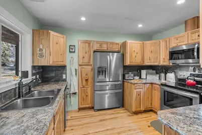 481 SW Helmholtz Way, Redmond, OR 97756 - Photo 9