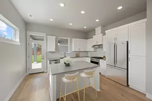 60935 SE Apollo Pl, Bend, OR 97702 - Photo 5