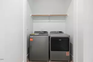 60935 SE Apollo Pl, Bend, OR 97702 - Photo 9