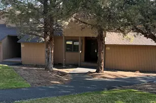 1830 Redtail Hawk Dr, Redmond, OR 97756 - Photo 1