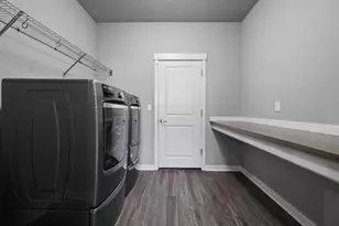 887 NE Hudspeth Cir, Prineville, OR 97754 - Photo 19