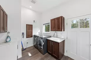 56017 Browning Dr, Bend, OR 97707 - Photo 27