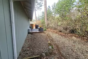 243 Shadowbrook Dr, Cave Junction, OR 97523 - Photo 21