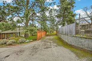 523 Strawberry Ln, Ashland, OR 97520 - Photo 81