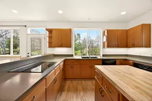 523 Strawberry Ln, Ashland, OR 97520 - Photo 19
