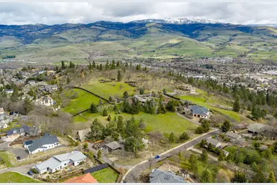 523 Strawberry Lane, Ashland, OR 97520 - Photo 79