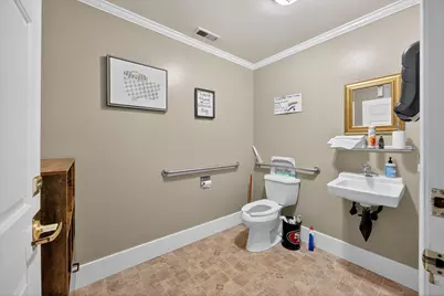 1016 Court Street, Medford, OR 97501 - Photo 13