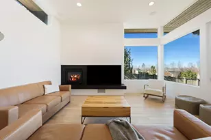 20640 Cougar Peak Dr, Bend, OR 97702 - Photo 11