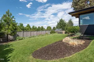 20640 Cougar Peak Dr, Bend, OR 97702 - Photo 33
