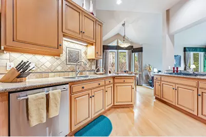 62029 Fall Creek Loop, Bend, OR 97702 - Photo 7