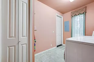 62029 Fall Creek Loop, Bend, OR 97702 - Photo 21