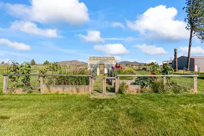 17435 SW Hahlen Avenue, Powell Butte, OR 97753 - Photo 3