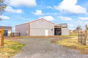 17435 SW Hahlen Ave, Powell Butte, OR 97753 - Photo 3