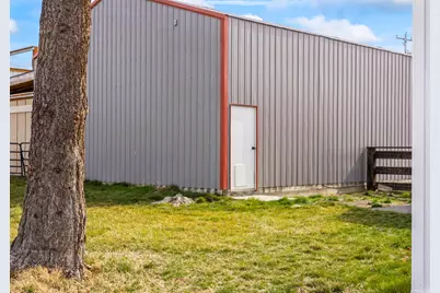 17435 SW Hahlen Avenue, Powell Butte, OR 97753 - Photo 41