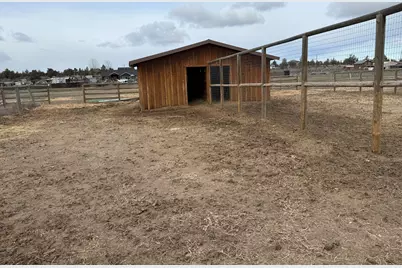 15110 SW Twin Lakes Road, Powell Butte, OR 97753 - Photo 21