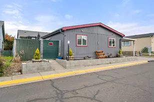 2311 Lara Ln, Central Point, OR 97502 - Photo 1