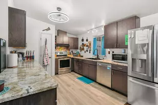 2311 Lara Ln, Central Point, OR 97502 - Photo 5