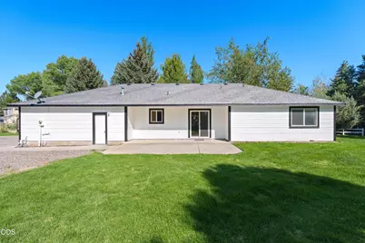 1052 NE Francis Court, Bend, OR 97701 - Photo 3