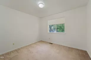 1052 NE Francis Ct, Bend, OR 97701 - Photo 21