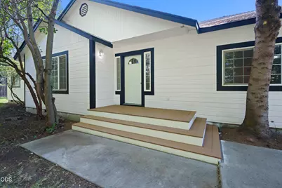 1052 NE Francis Court, Bend, OR 97701 - Photo 1