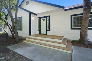 1052 NE Francis Ct, Bend, OR 97701 - Photo 1