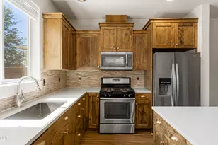 3076 SW Black Butte Ln, Redmond, OR 97756 - Photo 15