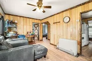 2460 S E Melrose Dr, Prineville, OR 97754 - Photo 3