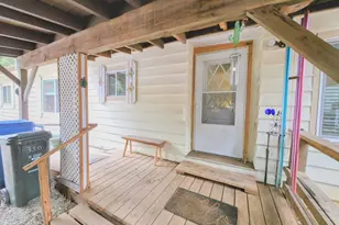 350 Hamilton Ave, Cave Junction, OR 97523 - Photo 3