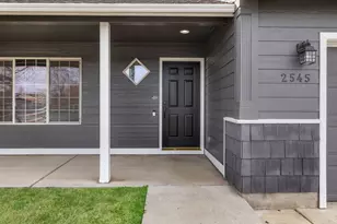 2545 NE 7th Ln, Redmond, OR 97756 - Photo 3