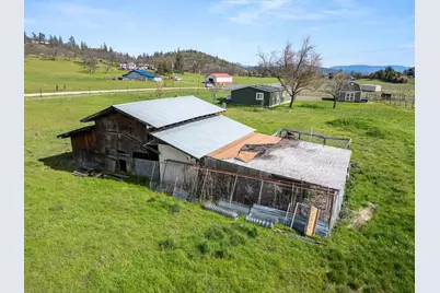 533 Chateau Drive, Eagle Point, OR 97524 - Photo 37