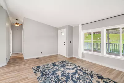 533 Chateau Drive, Eagle Point, OR 97524 - Photo 7