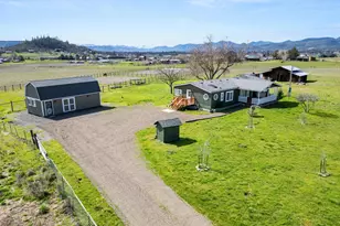 533 Chateau Dr, Eagle Point, OR 97524 - Photo 35