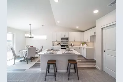 3803 Luchu Street #103, Medford, OR 97504 - Photo 3