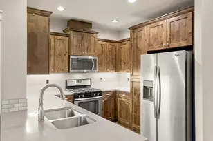 20779 Boulderfield Ave, Bend, OR 97701 - Photo 9