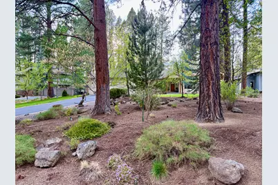 60749 Golf Village Loop, Bend, OR 97702 - Photo 7