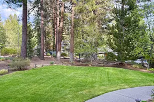 60749 Golf Village Loop, Bend, OR 97702 - Photo 11