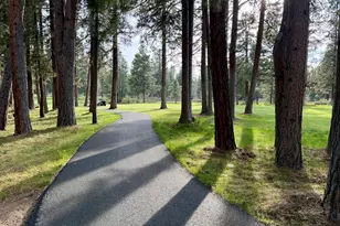 60749 Golf Village Loop, Bend, OR 97702 - Photo 11