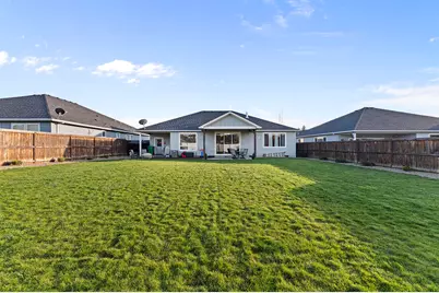 1043 Arrowhead Trail, Eagle Point, OR 97524 - Photo 27