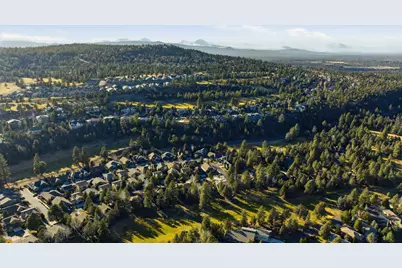 3076 NW Clubhouse Drive, Bend, OR 97703 - Photo 57