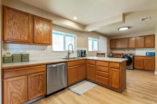 10055 Westbrook Dr, Klamath Falls, OR 97603 - Photo 7