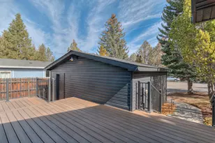 1033 SE Laurelwood Pl, Bend, OR 97702 - Photo 45